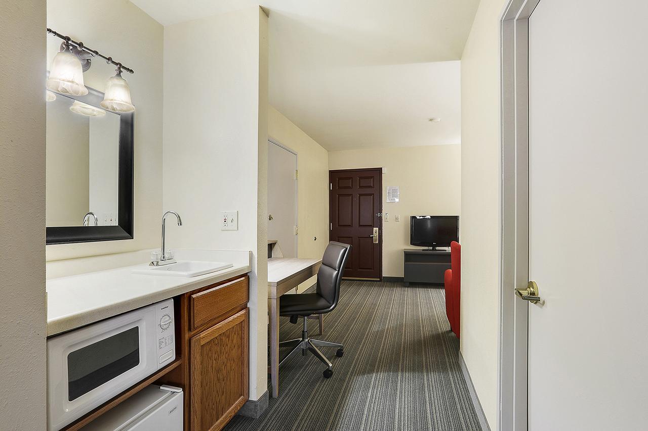 Country Inn & Suites By Radisson, Green Bay, Wi Ashwaubenon Dış mekan fotoğraf